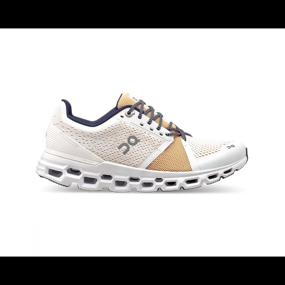 On Cloudstratus Running Shoe